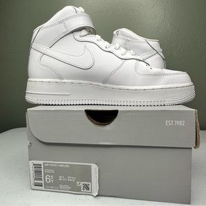 NIKE AIR FORCE 1 MIDS SZ 6.5 (Women’s 8)